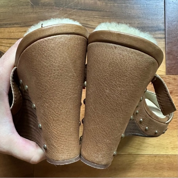 Ugg Lourdes Stacked Wedge Sandal - Picture 4 of 9